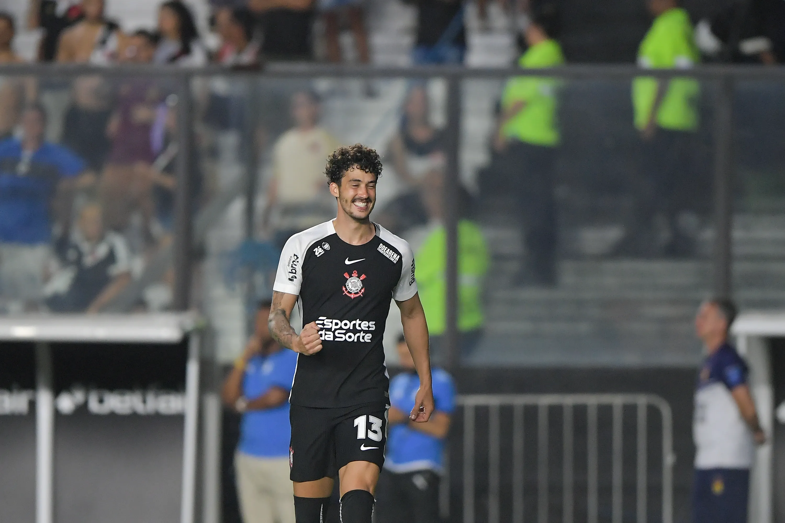 Gustavo Henrique marcou um dos gols do Corinthians na vitória sobre o Vasco em São Januário, pelo Brasileirão deste ano. Foto: Thiago Ribeiro/AGIF