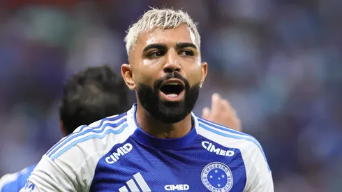 Gabriel Barbosa jogador do Cruzeiro reclama com a arbitragem durante partida contra o Fluminense no estadio Mineirao pelo campeonato Brasileiro A 2025. Foto: Gilson Lobo/AGIF