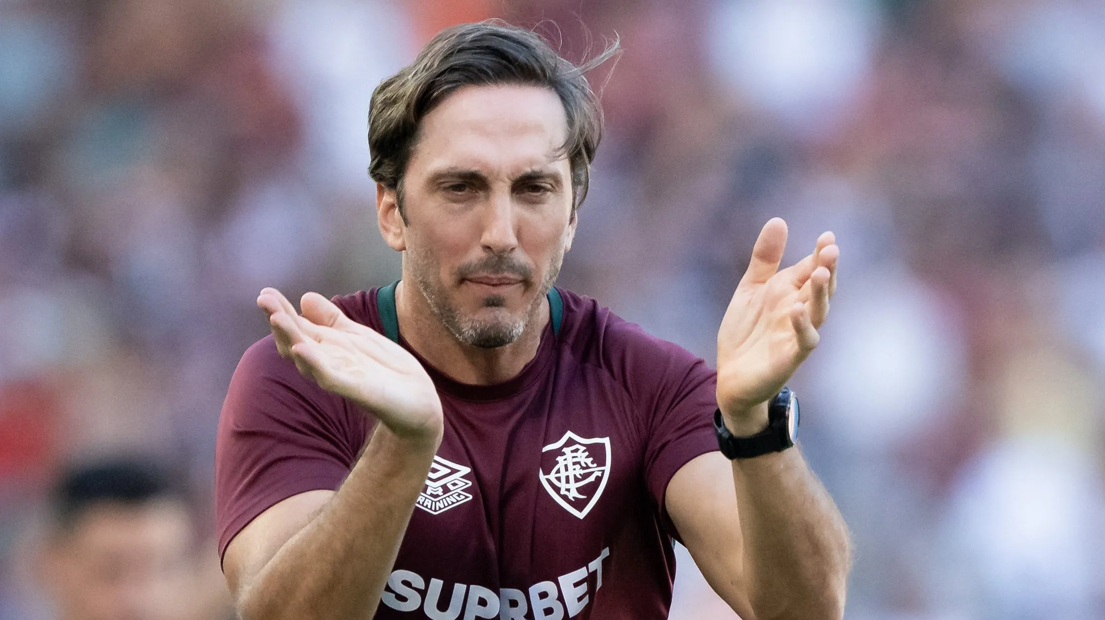 Luis Zubeldía até tentou, mas Fluminense vê saída de volante rumo ao Coritiba – Foto: Jorge Rodrigues/AGIF