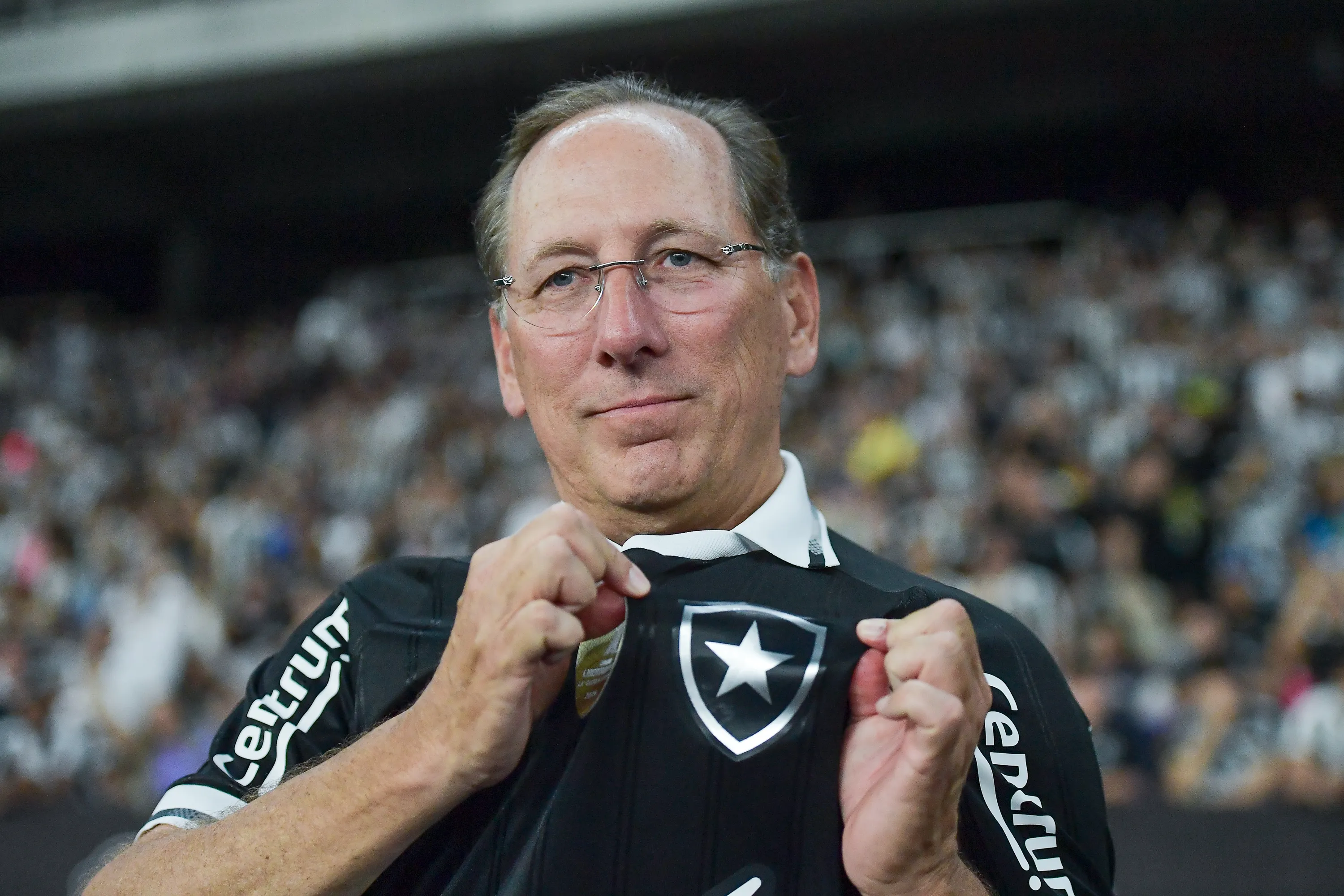 RJ – RIO DE JANEIRO – 26/07/2025 – BRASILEIRO A 2025, BOTAFOGO X CORINTHIANS – John Textor CEO do Botafogo durante partida contra o Corinthians no estadio Engenhao pelo campeonato Brasileiro A 2025. Foto: Thiago Ribeiro/AGIF