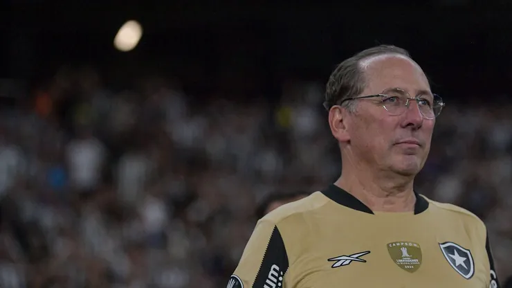 Textor define perfil de treinador para o Botafogo em 2026 e realiza força-tarefa — Foto Thiago RibeiroAGIF