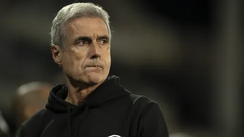 RJ - RIO DE JANEIRO - 27/06/2023 - LUIS CASTRO, TECNICO DO BOTAFOGO - Luis Castro, tecnico do Botafogo, no Engenhao, na temporadas de 2022 e 2023. Durante Foto: Jorge Rodrigues/AGIF