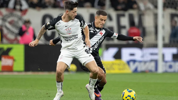 Garro e Coutinho se enfrentando em Corinthians x Vasco - Foto: Joisel Amaral/AGIF