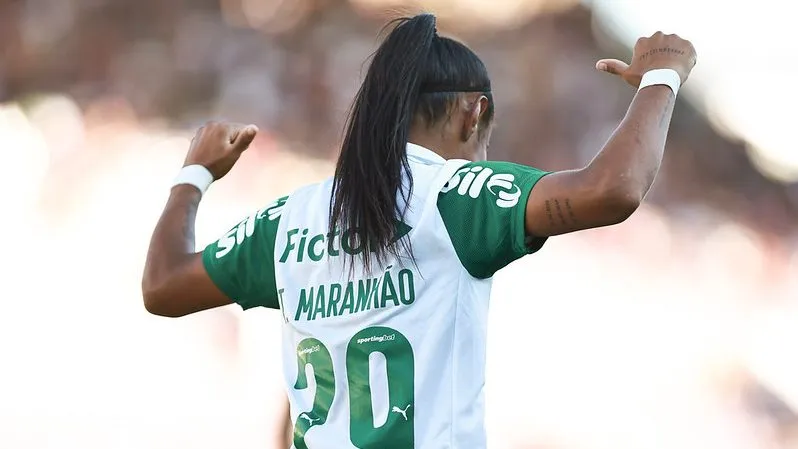 Taina Maranhão, atacante do Palmeiras, em campo na final da Copa do Brasil