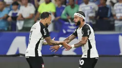 Memphis Depay comemora seu gol contra o Cruzeiro, no Mineirão. Foto: Gilson Lobo/AGIF