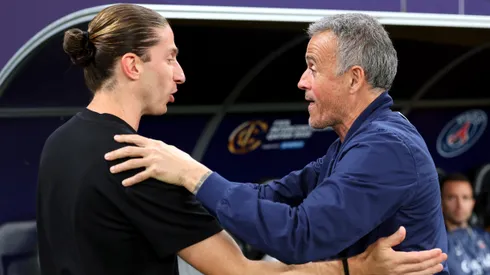 Flamengo x PSG: Luis Enrique e Filipe Luís se cumprimentando - (Photo by Getty Images/Getty Images)
