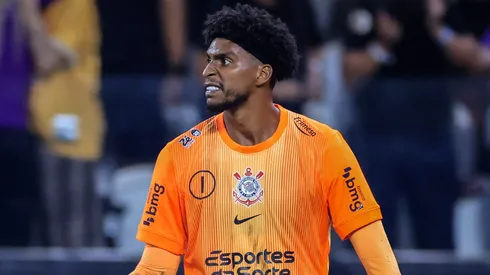 Hugo Souza goleiro do Corinthians durante partida contra o Cruzeiro. Foto: Marcello Zambrana/AGIF