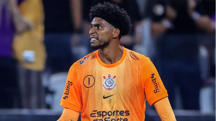 Hugo Souza goleiro do Corinthians durante partida contra o Cruzeiro. Foto: Marcello Zambrana/AGIF