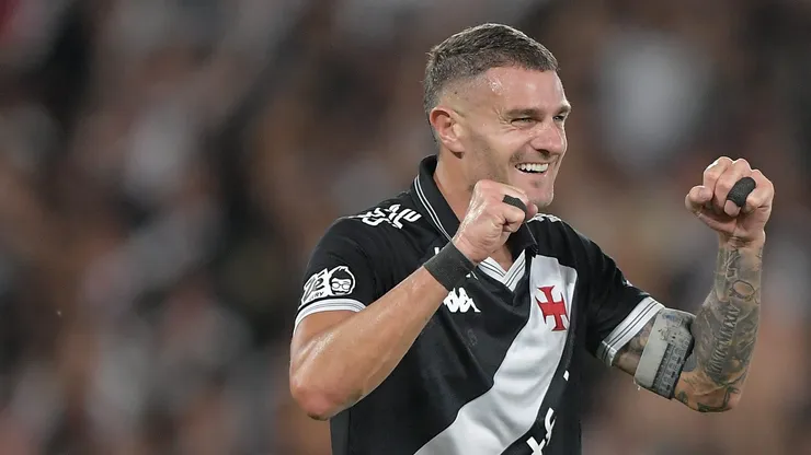 RJ - RIO DE JANEIRO - 11/12/2025 - COPA DO BRASIL 2025, VASCO X FLUMINENSE - Vegetti jogador do Vasco comemora seu gol durante partida contra o Fluminense no estadio Maracana pelo campeonato Copa Do Brasil 2025. Foto: Thiago Ribeiro/AGIF