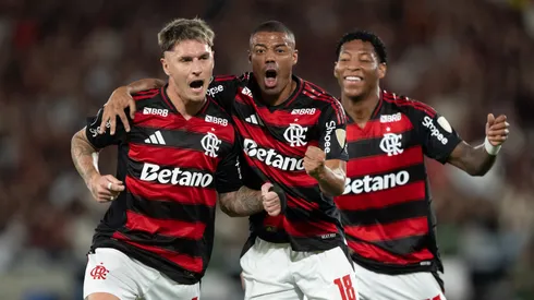 De La Cruz comemora gol pelo Flamengo