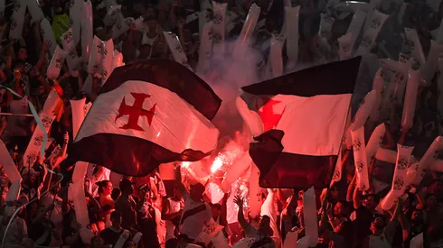 Torcida do Vasco no Maracanã – Foto: Thiago Ribeiro/AGIF