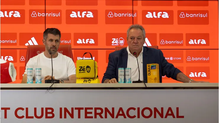 Pezzolano e Abelão entram em acordo por 4 jogadores que não devem ser usados no SCI em 2026 - Foto: Filipe Maciel/SCI