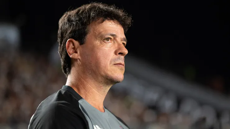 Fernando Diniz tecnico do Vasco durante partida contra o Internacional no estadio Sao Januario pelo campeonato Brasileiro A 2025. Foto: Jorge Rodrigues/AGIF