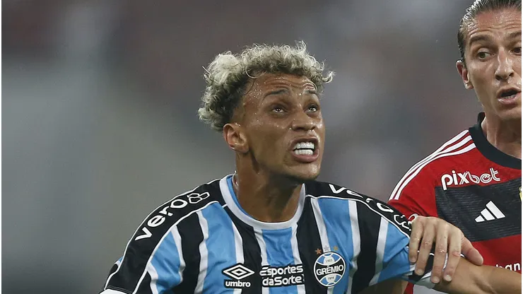Bitello, volante do Dinamo Moscou em partida pelo Grêmio (Foto: Wagner Meier/Getty Images)