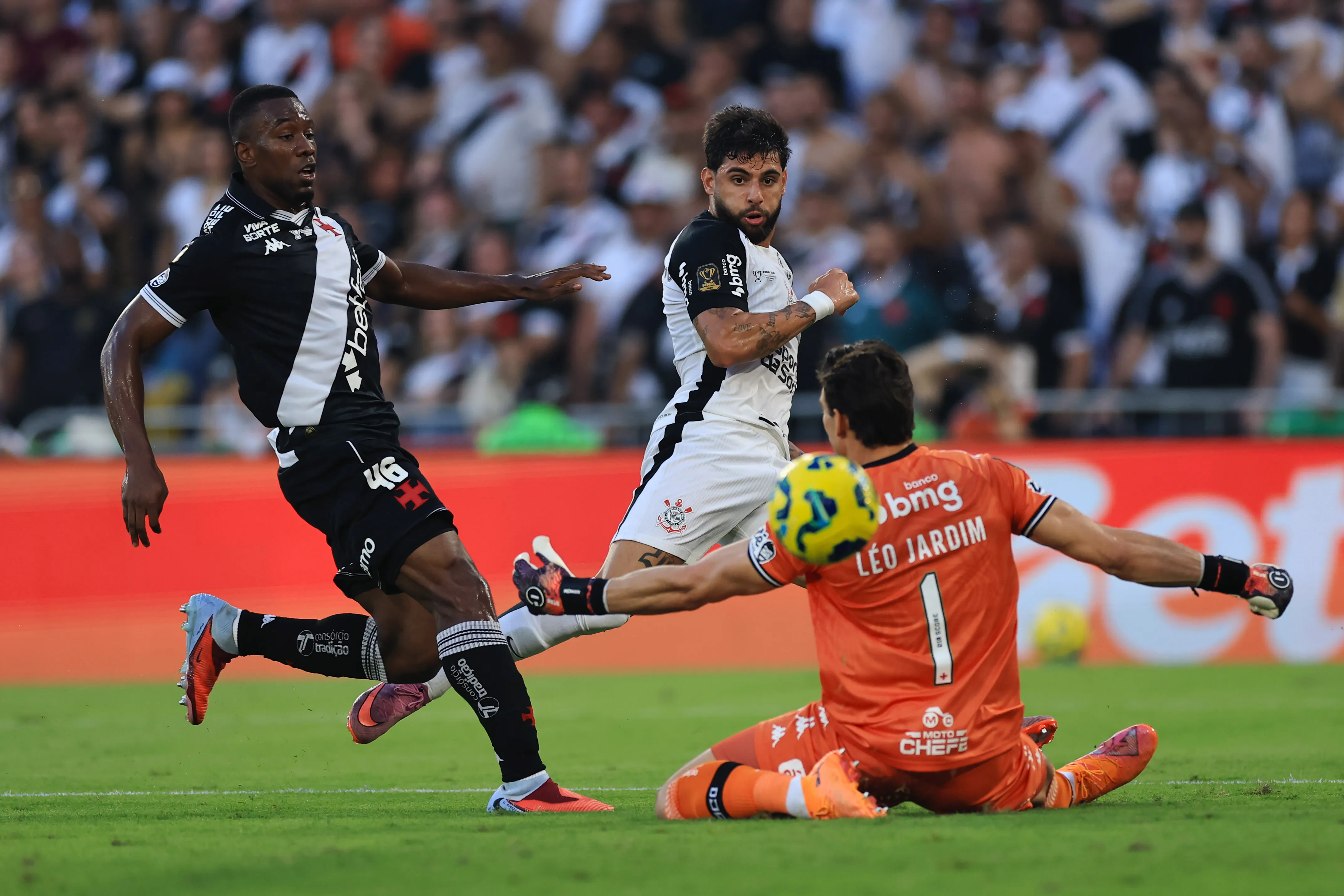 Léo Jardim em Vasco x Corinthians. (Photo by Buda Mendes/Getty Images)
