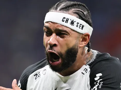 Memphis Depay se emociona ao vivo com Corinthians campeão e cutuca diretoria