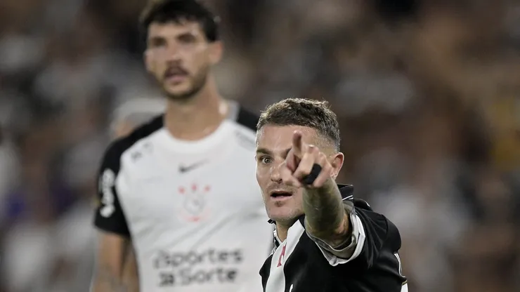 RJ - RIO DE JANEIRO - 21/12/2025 - COPA DO BRASIL 2025, VASCO X CORINTHIANS - Vegetti jogador do Vasco durante partida contra o Corinthians no estadio Maracana pelo campeonato Copa Do Brasil 2025. Foto: Alexandre Loureiro/AGIF