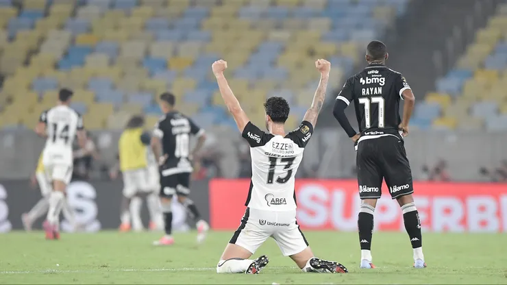 RJ - RIO DE JANEIRO - 21/12/2025 - COPA DO BRASIL 2025, VASCO X CORINTHIANS - Gustavo Henrique jogador do Corinthians comemora gol durante partida contra o Vasco no estadio Maracana pelo campeonato Copa Do Brasil 2025. Foto: Thiago Ribeiro/AGIF