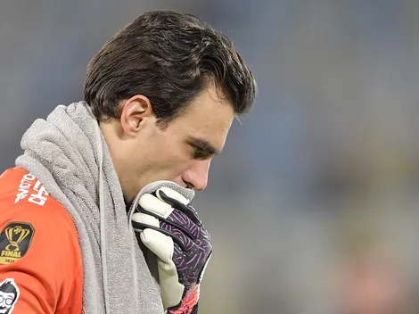 Denílson critica falha de Léo Jardim em Vasco x Corinthians