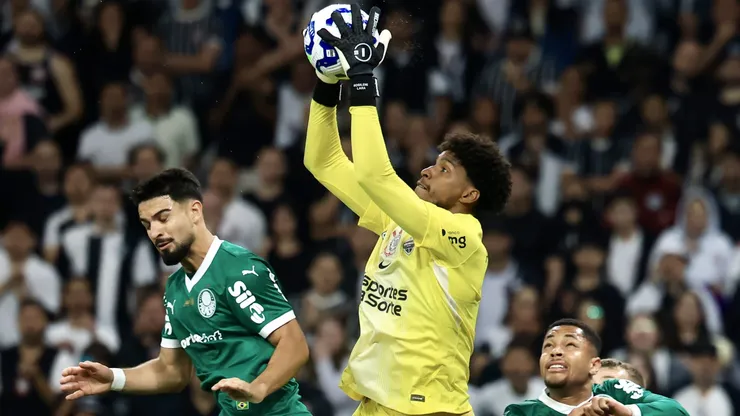 Hugo Souza disse que "nunca perdeu" para o Palmeiras após título do Corinthians no Maracanã.
