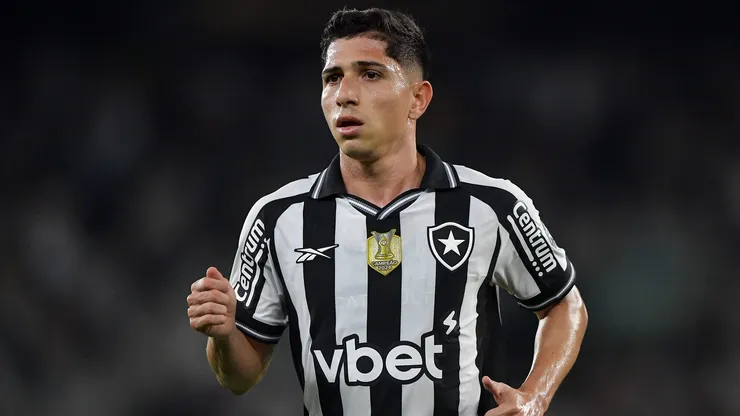 RJ - RIO DE JANEIRO - 11/09/2025 - COPA DO BRASIL 2025, BOTAFOGO X VASCO - Savarino jogador do Botafogo durante partida contra o Vasco no estadio Engenhao pelo campeonato Copa Do Brasil 2025. Foto: Thiago Ribeiro/AGIF