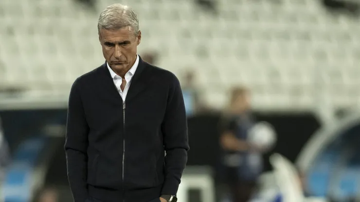 RJ - RIO DE JANEIRO - 29/06/2023 - COPA SUL-AMERICANA 2023, BOTAFOGO X MAGALLANES - Luis Castro tecnico do Botafogo durante partida contra o Magallanes no estadio Engenhao pelo campeonato Copa Sul-Americana 2023. Foto: Jorge Rodrigues/AGIF