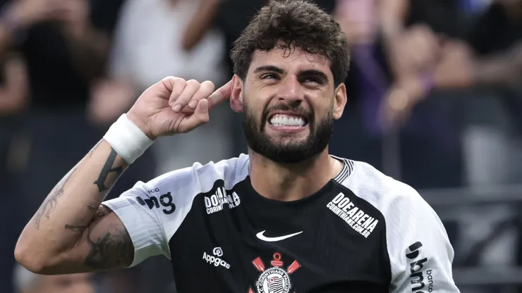 Atacante deu a sua opinião - Foto: Marcello Zambrana/AGIF.
