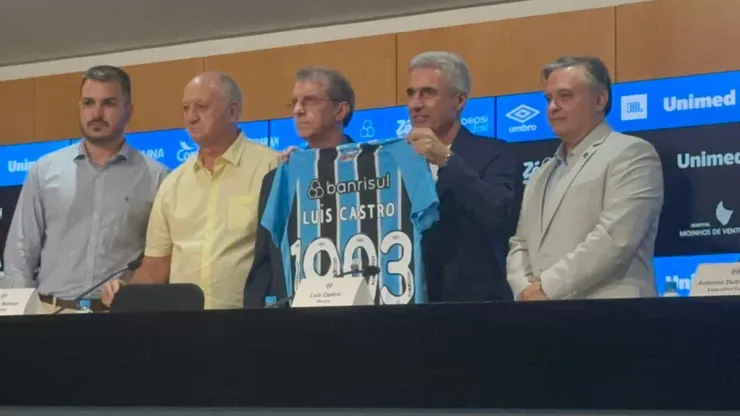 Luís Castro foi apresentado oficialmente pelo Grêmio - Foto: Bolavip Brasil/Better Collective