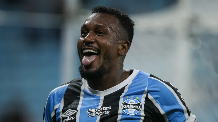 Edenilson renovou, mas não deve ficar.
