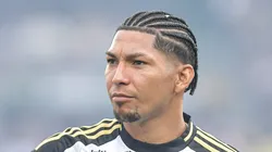 Rony em campo pelo Galo.