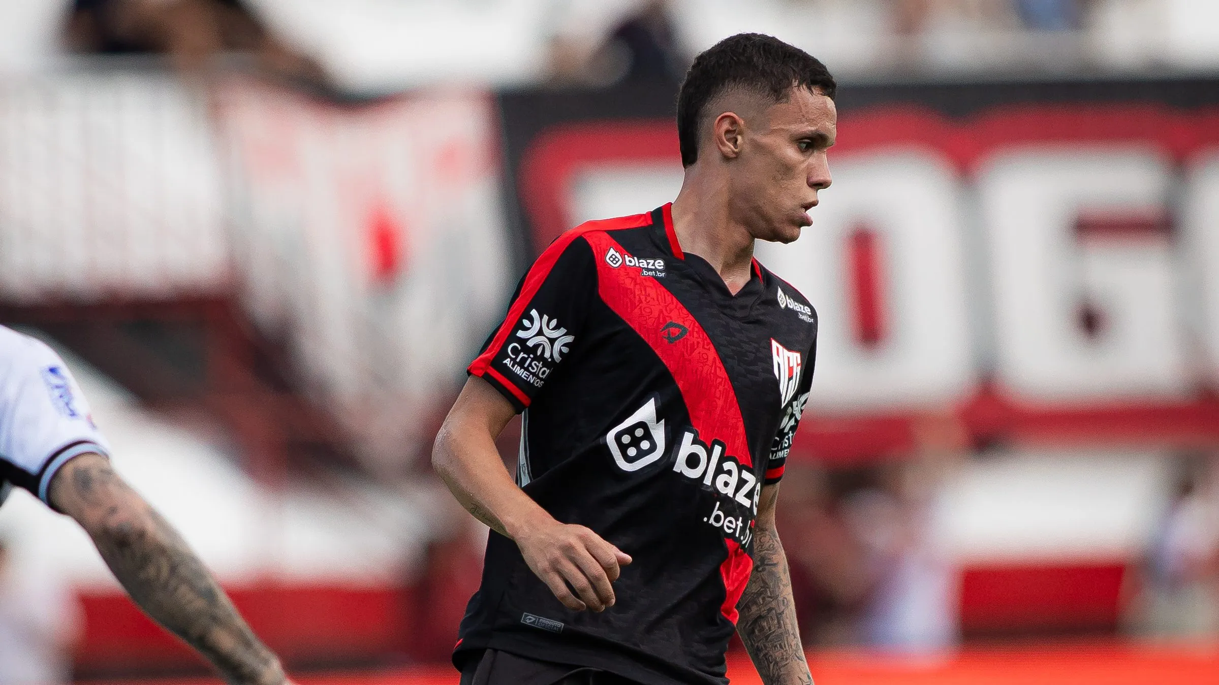 Yuri Alves jogador do Atletico-GO durante partida contra o Operario no estadio Antonio Accioly pelo campeonato Brasileiro B 2025. Foto: Isabela Azine/AGIF