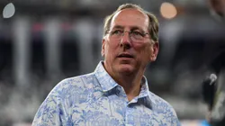 John Textor CEO do Botafogo durante partida contra o Corinthians no estadio Engenhao pelo campeonato Brasileiro A 2025. Foto: Thiago Ribeiro/AGIF