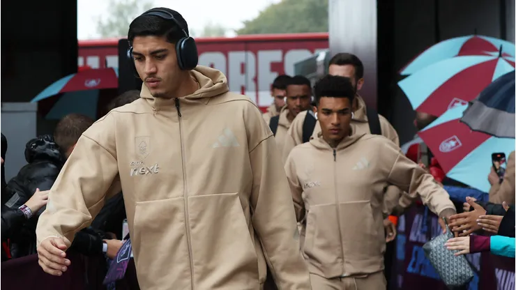 Jair, zagueiro do Nottingham Forest - Foto: Nigel Roddis/Getty Images