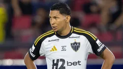 Rony jogador do Atlético-MG lamenta durante partida contra o Bragantino no estadio Cicero De Souza Marques pelo campeonato Brasileiro A 2025. Foto: Joisel Amaral/AGIF