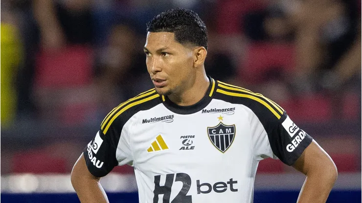 Rony jogador do Atlético-MG lamenta durante partida contra o Bragantino no estadio Cicero De Souza Marques pelo campeonato Brasileiro A 2025. Foto: Joisel Amaral/AGIF