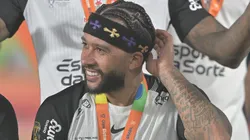 Memphis Depay fez acusação a pessoas de dentro do Corinthians.