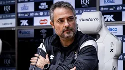 Alexandre Mattos diretor executivo do Santos durante coletiva de imprensa