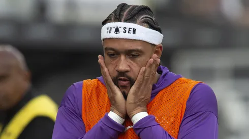 Depay estaria insatisfeito com algumas pessoas no Corinthians.