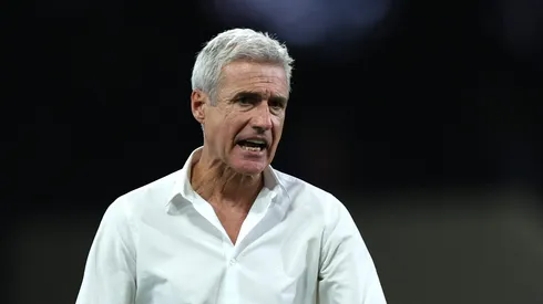 - Luís Castro, treinador gremista