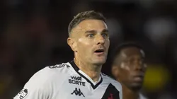 SP - BRAGANCA PAULISTA - 26/10/2025 - BRASILEIRO A 2025, BRAGANTINO X VASCO - Vegetti jogador do Vasco durante partida contra o Bragantino no estadio Cicero De Souza Marques pelo campeonato Brasileiro A 2025.