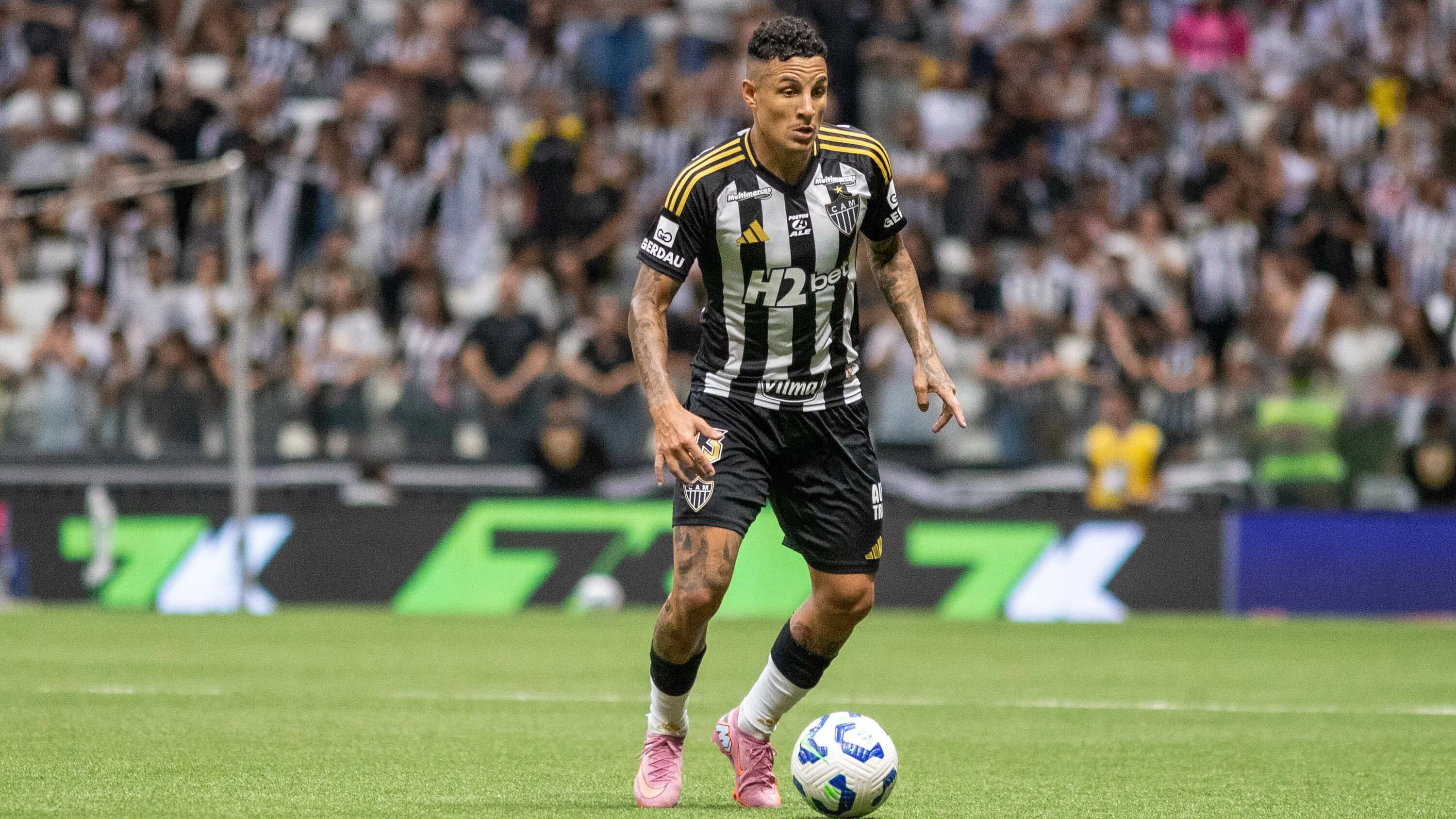 MG – BELO HORIZONTE – 07/12/2025 – BRASILEIRO A 2025, ATLETICO-MG X VASCO – Arana jogador do Atletico-MG durante partida contra o Vasco no estadio Arena MRV pelo campeonato Brasileiro A 2025. Foto: Fernando Moreno/AGIF