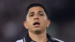 Savarino, atacante do Botafogo em partida pelo campeonato brasileiro.