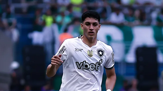 Foto: Fabio Giannelli/AGIF – Jair, ex-Botafogo, não vai se transferir para o Fla.