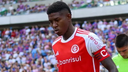 Vitão, zagueiro do Inter em partida pelo campeonato brasileiro (Foto: Ricardo Duarte / Internacional)