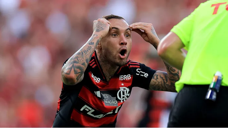 Éverton Cebolinha, atacante do Flamengo em partida pelo campeonato brasileiro (Foto: Buda Mendes/Getty Images)