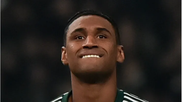 Tetê, atacante do Panathinaikos em partida pelo campeonato grego (Foto: Milos Bicanski/Getty Images)