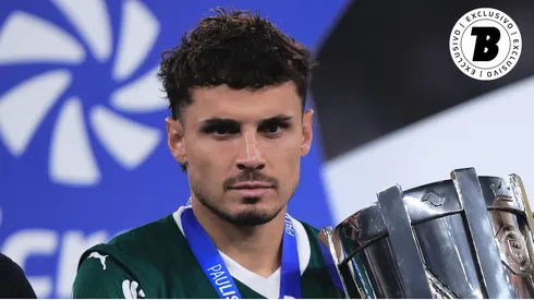 Raphael Veiga jogador do Palmeiras lamenta derrota ao final da partida contra o Corinthians. Foto Ettore ChiereguiniAGIF