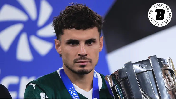 Raphael Veiga jogador do Palmeiras lamenta derrota ao final da partida contra o Corinthians. Foto Ettore ChiereguiniAGIF