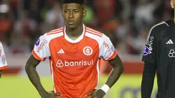 Vitão, zagueiro do Flamengo em partida pelo campeonato brasileiro (Foto: Ricardo Duarte/Internacional)