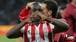 Coombiano Edwuin Cetré, do Estudiantes, é opção do Santos para reforçar seu ataque em 2026